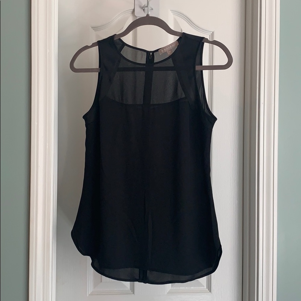 Crepe/ mixed full zip black sleeveless blouse